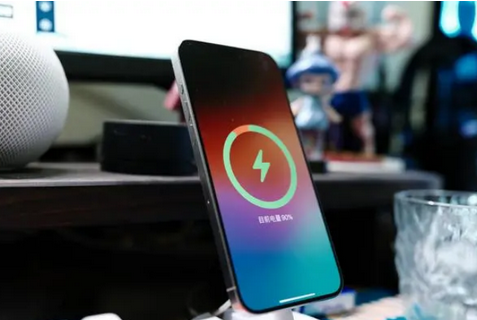 闽清苹果15换屏服务分享用什么充电器给iPhone15充电更好 